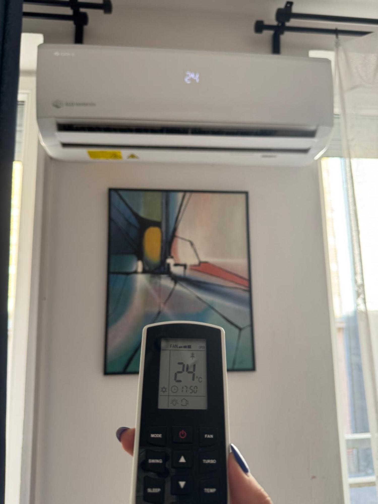 Onyx Apartment With Free Private Garage + Ac Budapeste Exterior foto